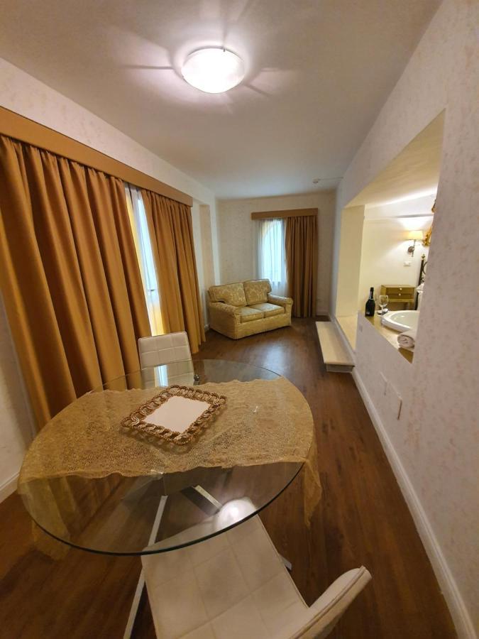 Hotel Al Castello Pomezia Ngoại thất bức ảnh
