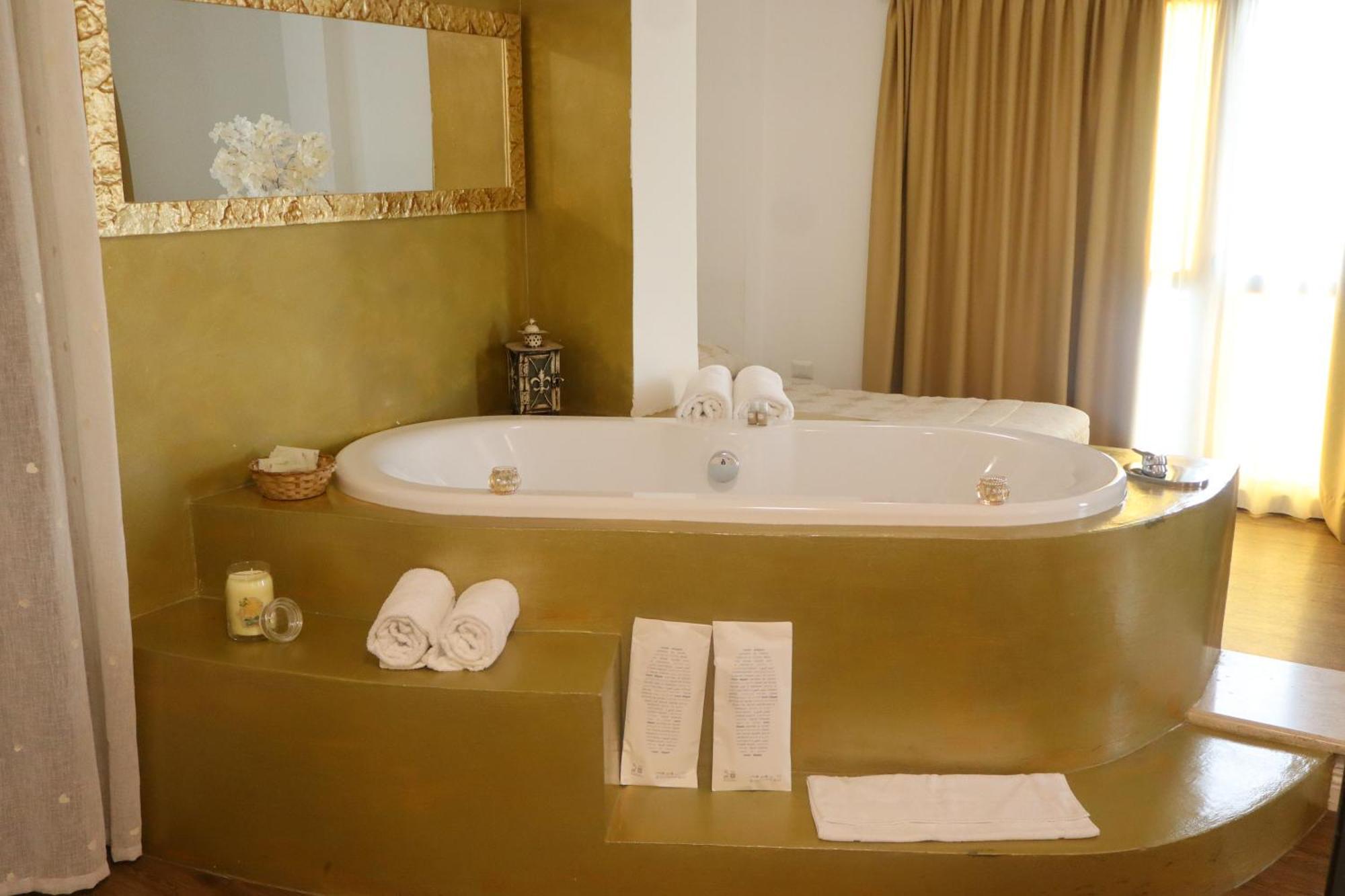 Hotel Al Castello Pomezia Ngoại thất bức ảnh