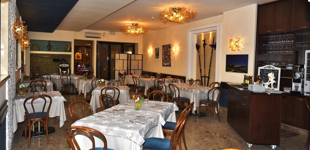 Hotel Al Castello Pomezia Ngoại thất bức ảnh
