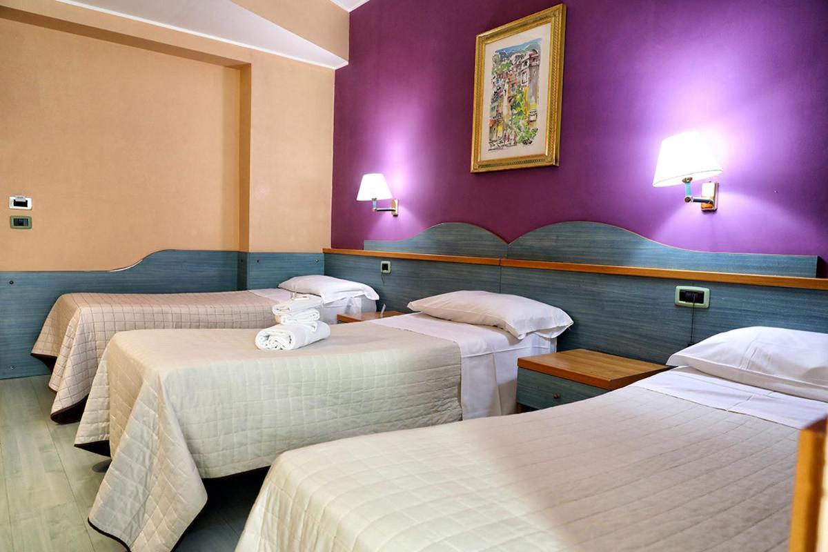 Hotel Al Castello Pomezia Ngoại thất bức ảnh